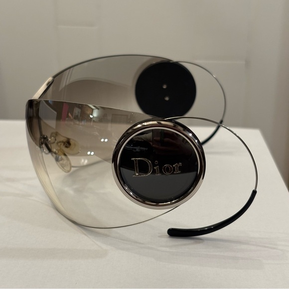 Authentic Dior Sport 2 Sunglasses. Style/color 0108w 115. Excellent condition. - Picture 4 of 12